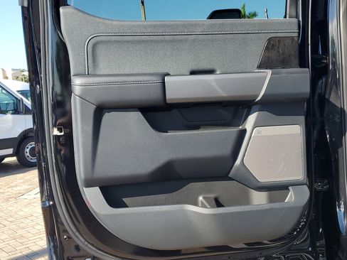 New 2025 Ford F250 Lariat w/ Lariat Ultimate Package image 15