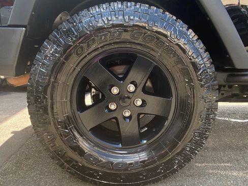 Used 2016 Jeep Wrangler Sport AWD/4WD image 18