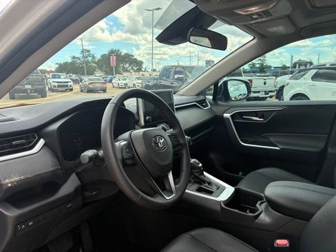 Used 2025 Toyota RAV4 XLE Premium FWD image 8