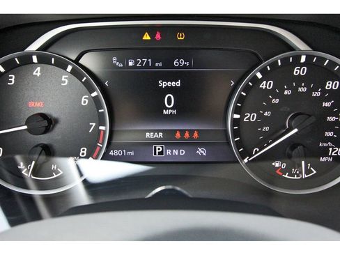 Used 2025 Nissan Frontier SV w/ SV Convenience Package RWD image 14