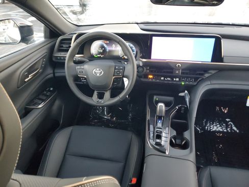 New 2026 Toyota Crown Signia image 15