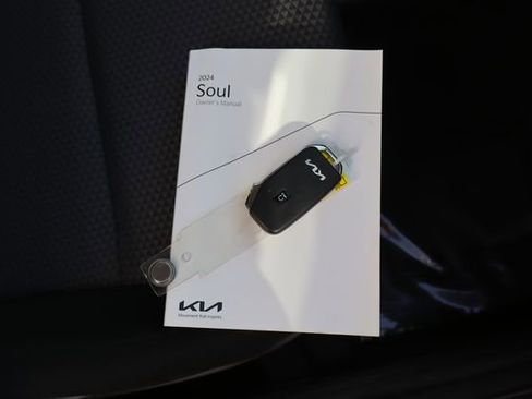 Used 2024 Kia Soul S FWD image 28