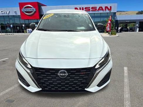 New 2025 Nissan Altima 2.5 SR image 8