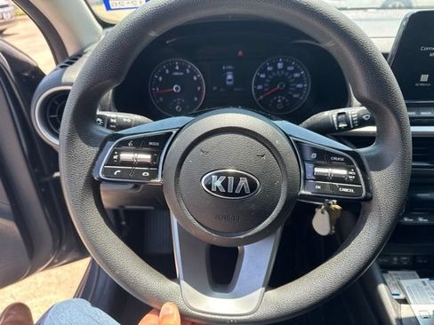 Used 2019 Kia Forte LXS FWD image 5