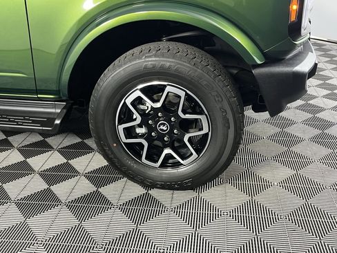 Used 2025 Ford Bronco Outer Banks image 13