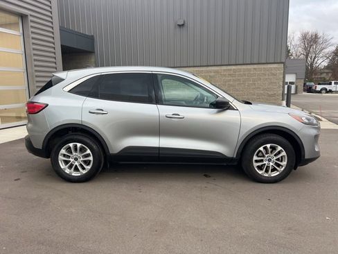 Used 2022 Ford Escape SE image 4