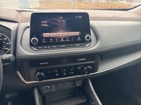 Used 2023 Nissan Rogue S image 26