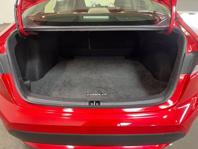 Used 2020 Toyota Corolla LE w/ Carpet Mat Package (TMS) FWD image 17