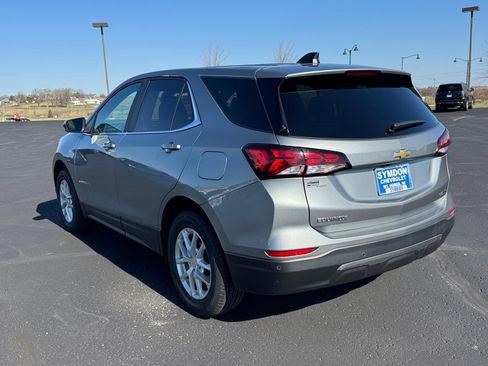 Used 2023 Chevrolet Equinox LT image 3
