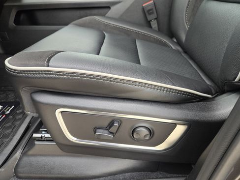 New 2026 RAM 1500 Laramie w/ Sport Appearance Package AWD/4WD image 19