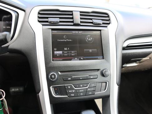 Used 2016 Ford Fusion SE image 21