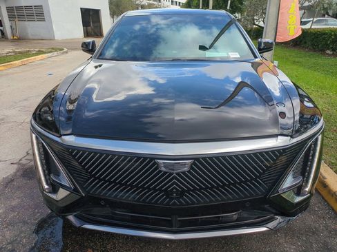Used 2024 Cadillac Lyriq Luxury image 3