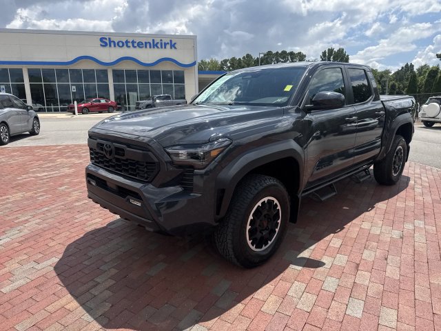 Used 2024 Toyota Tacoma TRD Off-Road AWD/4WD image 32