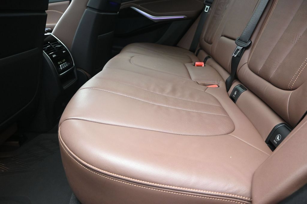 Used 2020 BMW X5 sDrive40i w/ Premium Package RWD image 16