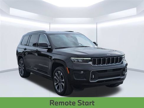 Used 2025 Jeep Grand Cherokee L Overland w/ Luxury Tech Group IV AWD/4WD image 9