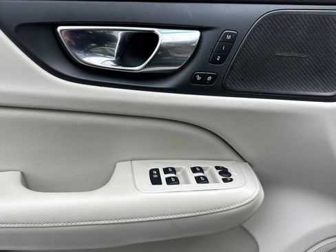 Used 2023 Volvo S60 B5 Plus w/ Climate Package image 11