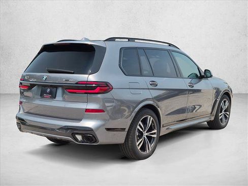 New 2027 BMW X7 xDrive40i w/ M Sport Package AWD/4WD image 2