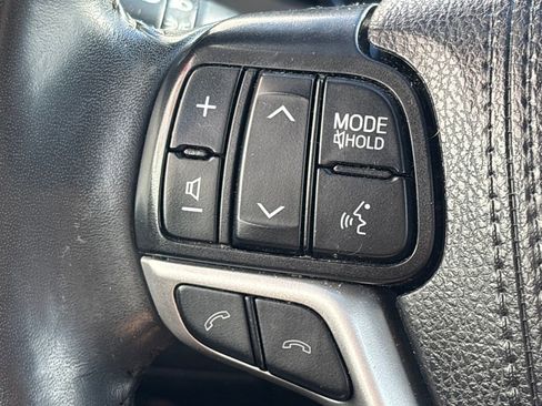 Used 2019 Toyota Highlander Limited image 16
