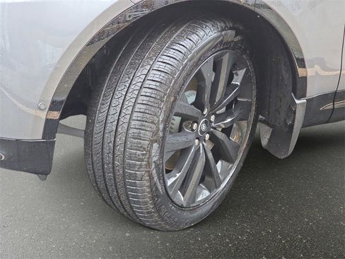 New 2026 Land Rover Discovery Dynamic SE image 35