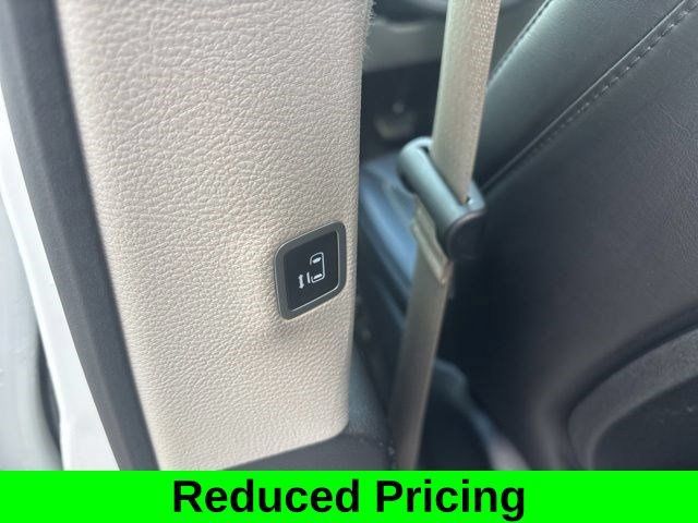 Used 2024 Chrysler Pacifica Touring-L FWD image 30