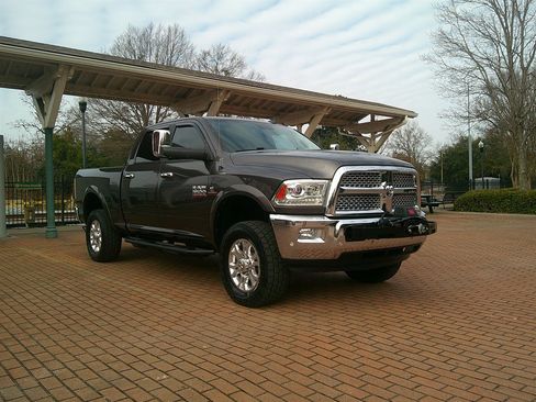 Used 2018 RAM 3500 Laramie image 3