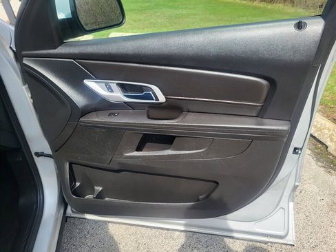 Used 2017 GMC Terrain SLE FWD image 24