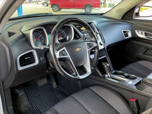 Used 2017 Chevrolet Equinox LT w/ Convenience Package image 17