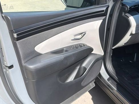 Certified 2024 Hyundai Tucson SEL w/ Convenience Package FWD image 17