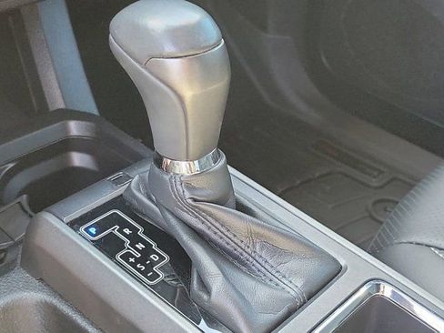 Used 2019 Toyota Tacoma TRD Sport AWD/4WD image 25