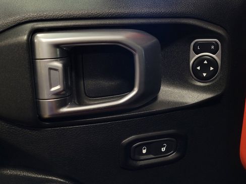 Used 2019 Jeep Wrangler Unlimited Sport S image 27