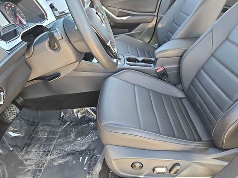 Used 2021 Volkswagen Jetta SE image 16