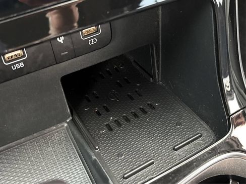 Used 2023 Kia Carnival SX Prestige FWD image 41