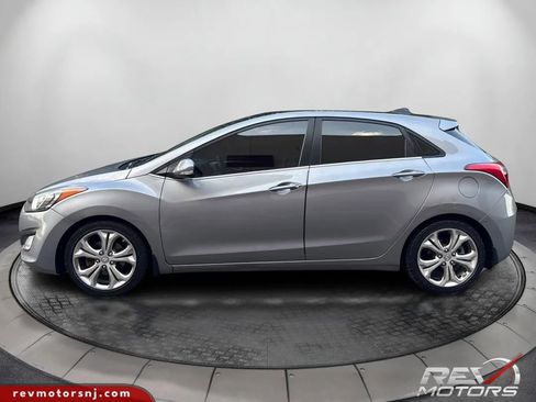 Used 2013 Hyundai Elantra GT w/ Style Pkg FWD image 2