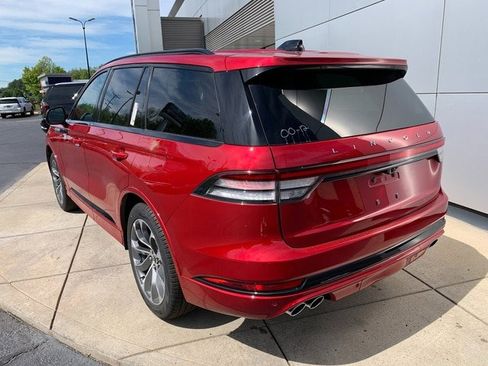 New 2026 Lincoln Aviator AWD w/ Jet Appearance Package image 10