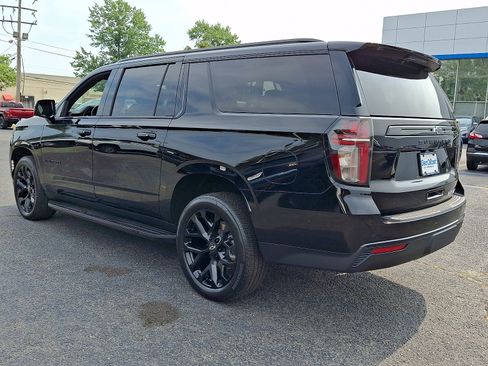 Used 2023 Chevrolet Suburban RST w/ Luxury Package AWD/4WD image 4