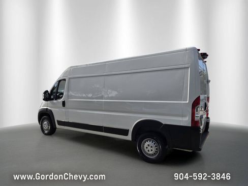 Used 2025 RAM ProMaster 2500 w/ Convenience Group FWD image 3