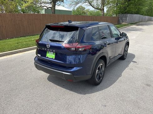 Used 2025 Nissan Rogue SV image 5