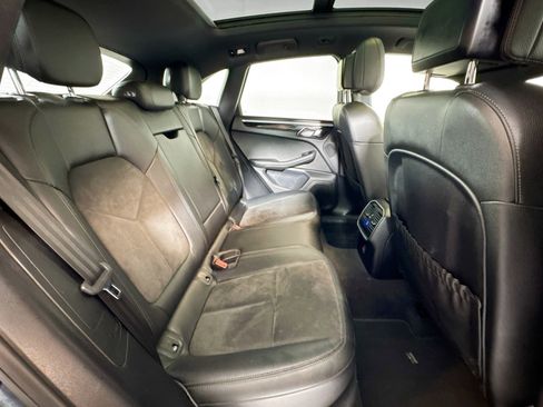 Used 2018 Porsche Macan Sport Edition image 24