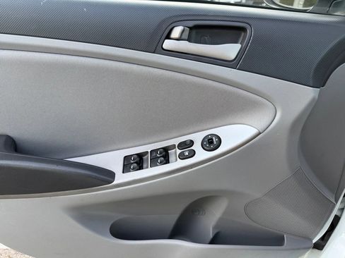 Used 2016 Hyundai Accent SE FWD image 16