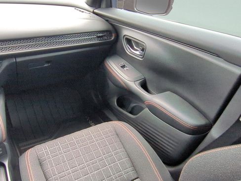 Used 2024 Honda HR-V Sport image 16