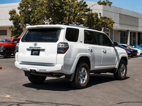 Used 2024 Toyota 4Runner SR5 Premium w/ Moonroof Package AWD/4WD image 5