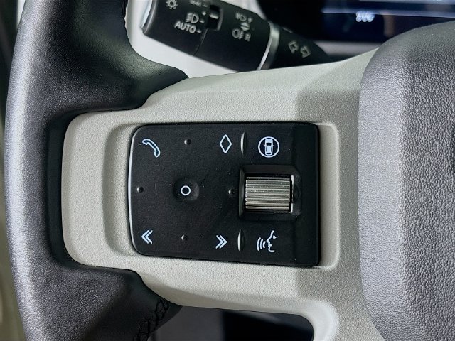Used 2024 Land Rover Defender 110 S AWD/4WD image 10