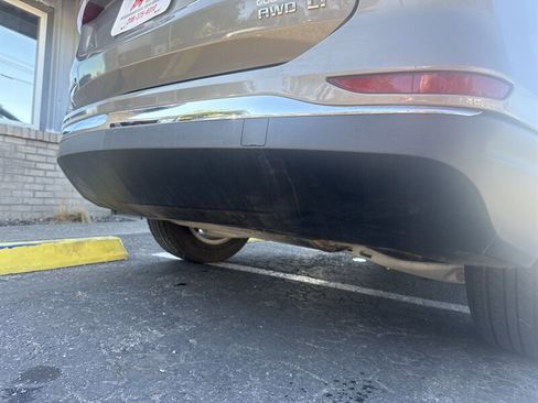 Used 2018 Chevrolet Equinox LT image 9