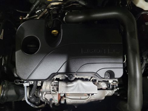 Used 2023 GMC Terrain SLT image 30