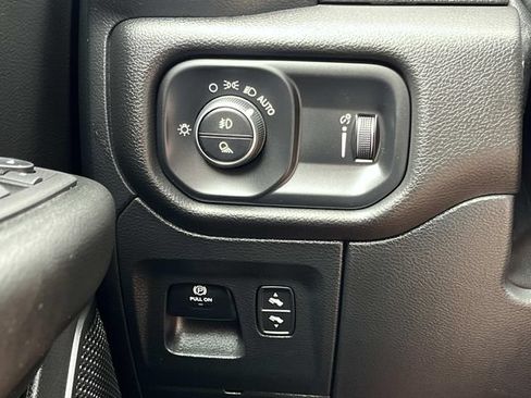 Used 2023 RAM 1500 4x4 Crew Cab image 36