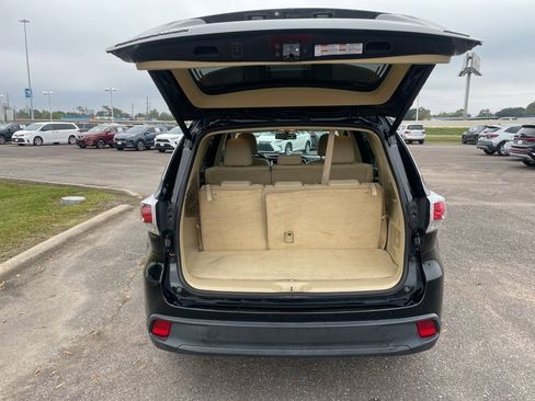 Used 2016 Toyota Highlander XLE image 13