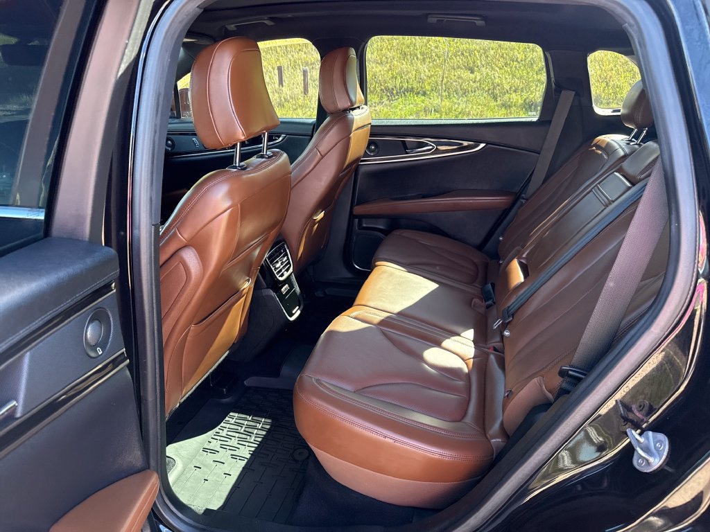 Used 2022 Lincoln Nautilus Reserve w/ Luxury Package AWD/4WD image 21