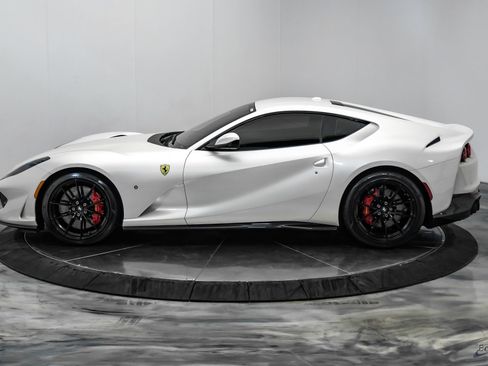 Used 2019 Ferrari 812 Superfast RWD image 9