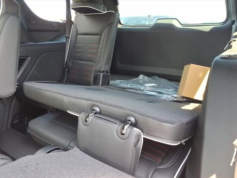 New 2026 GMC Yukon AT4 Ultimate AWD/4WD image 14