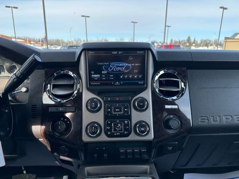 Used 2014 Ford F350 Platinum image 16